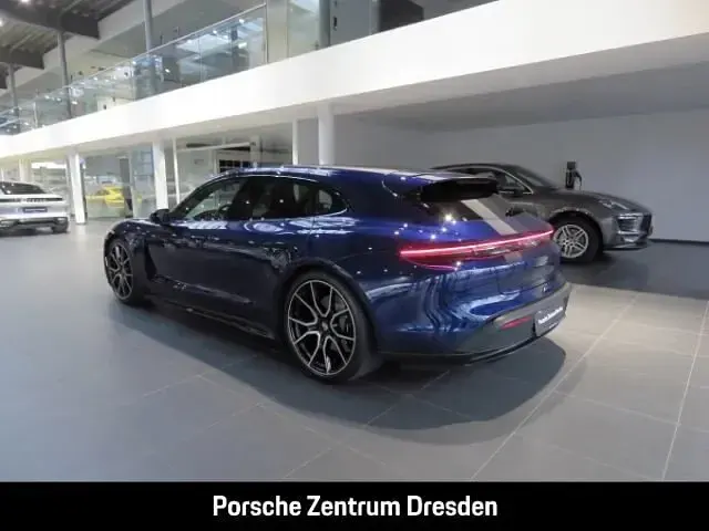 Gebraucht Porsche Taycan 439 kW (598 PS) 2025 Enzianblaumetallic (metallic) Limousine