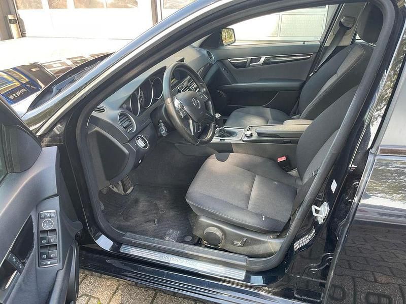 Gebraucht Mercedes C180 156 PS (114 kW) 2012 Schwarz Limousine