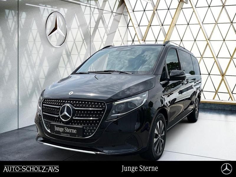 Schwarz Gebraucht 2024 Mercedes V300 Avantgarde Van / Kleinbus | 71.957 € (Fairer Preis) - Bild 1/4