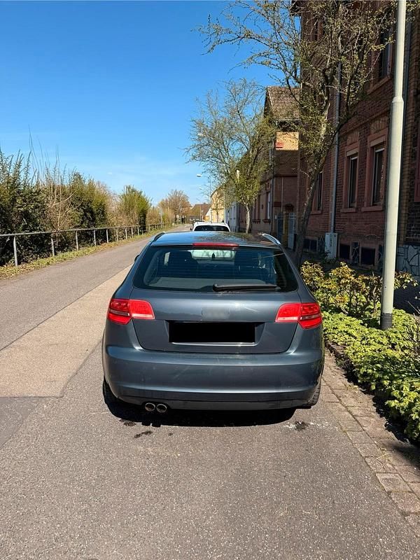 Gebraucht Audi A3 125 PS (91 kW) 2010 Blau Kleinwagen