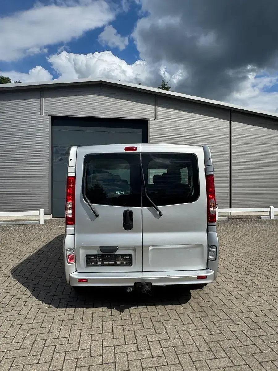 Gebraucht Renault Trafic Expression 114 PS (83 kW) 2012 Grau Van / Kleinbus