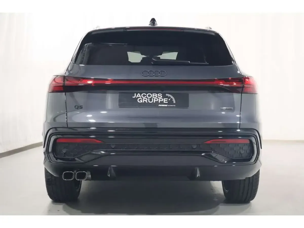 Gebraucht Audi Q5 Sport 204 PS (150 kW) 2025 Grau SUV