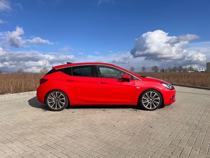 Gebraucht Opel Astra Innovation 150 PS (110 kW) 2015 Rot Limousine