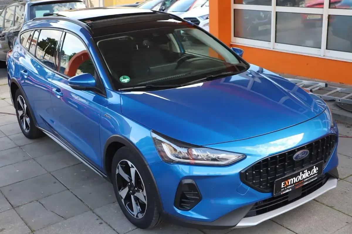 Gebraucht Ford Focus Active 120 PS (88 kW) 2023 Blau Kombi