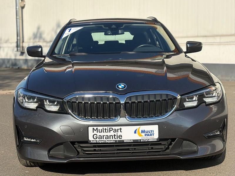 Gebraucht BMW 320e Advantage 163 PS (119 kW) 2022 Grau Kombi