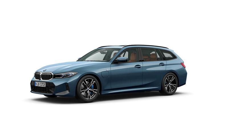 Gebraucht 2024 BMW 330 Comfort Edition Kombi | 54.960 € - Bild 1/1