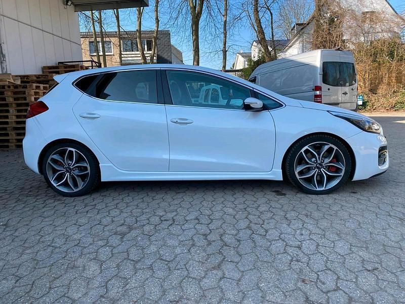 Gebraucht Kia Ceed GT GT 204 PS (150 kW) 2016 Weiß Limousine