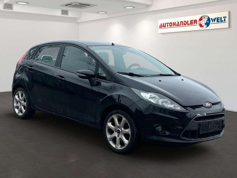 Gebraucht Ford Fiesta Champions Edition 82 PS (60 kW) 2012 Schwarz Kleinwagen