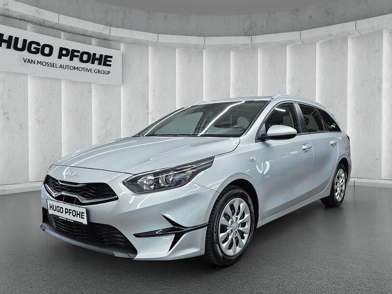 (kcs) sparkling silver m Gebraucht 2023 Kia Ceed Vision Kombi | 19.450 € (Fairer Preis) - Bild 1/4