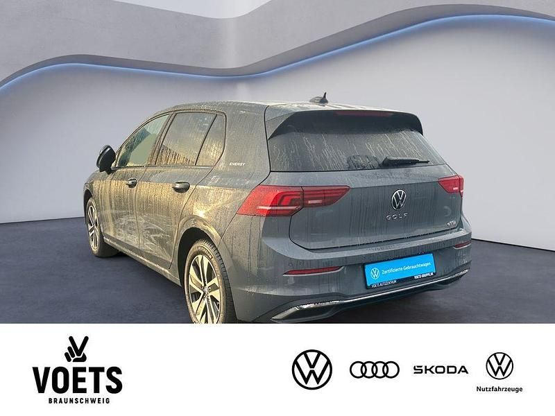 Neu VW Golf 150 PS (110 kW) 2025 Grau Limousine