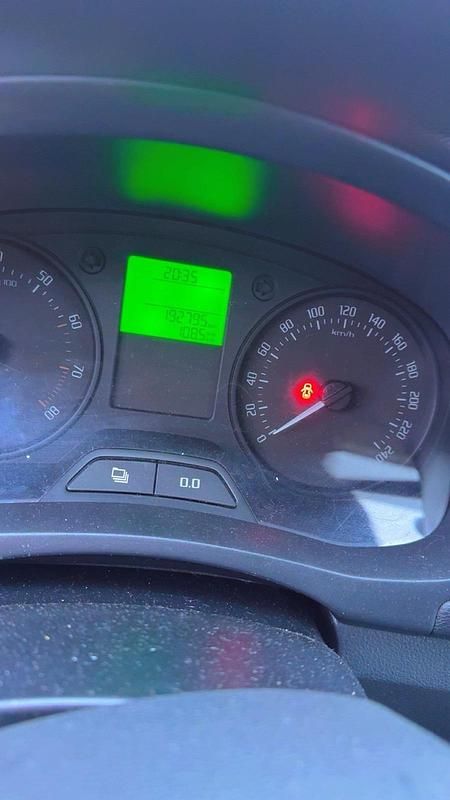 Gebraucht Skoda Fabia 65 PS (47 kW) 2011 Weiß Limousine