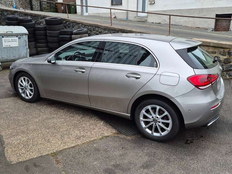 Mojavesilber metalliclack Gebraucht 2019 Mercedes A220 Kleinwagen | 18.900 € - Bild 1/4