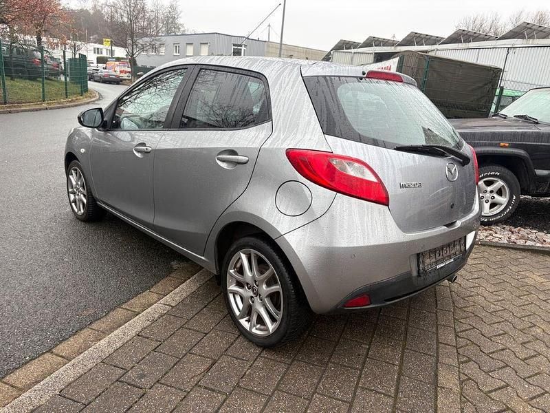 Gebraucht Mazda 2 Kenko 84 PS (61 kW) 2013 Silber Kleinwagen