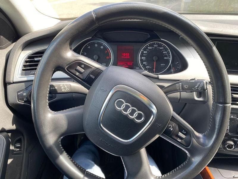 Second-hand Audi A4 211 CP (155 kW) 2009 Gri Berlinǎ