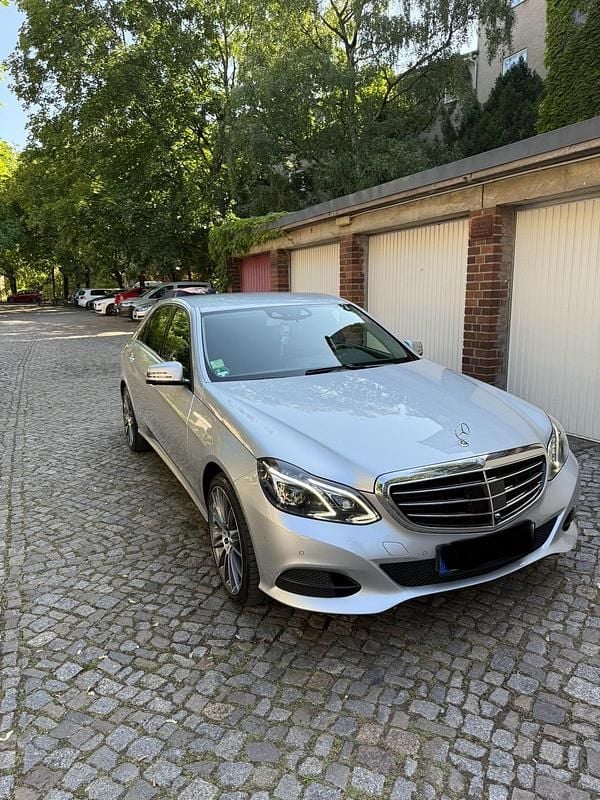 Gebraucht Mercedes E250 204 PS (150 kW) 2013 Silber Limousine