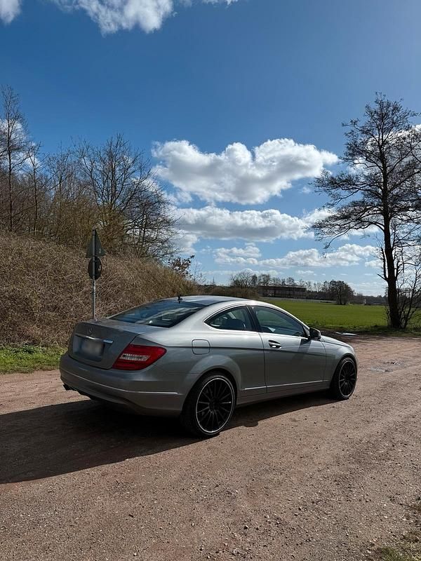 Gebraucht Mercedes C180 156 PS (114 kW) 2012 Grau Coupé