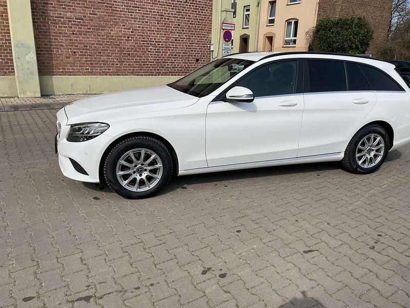 Gebraucht Mercedes C180 122 PS (89 kW) 2021 Weiß Kombi