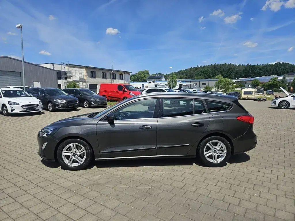 Gebraucht Ford Focus 120 PS (88 kW) 2020 Grau Limousine