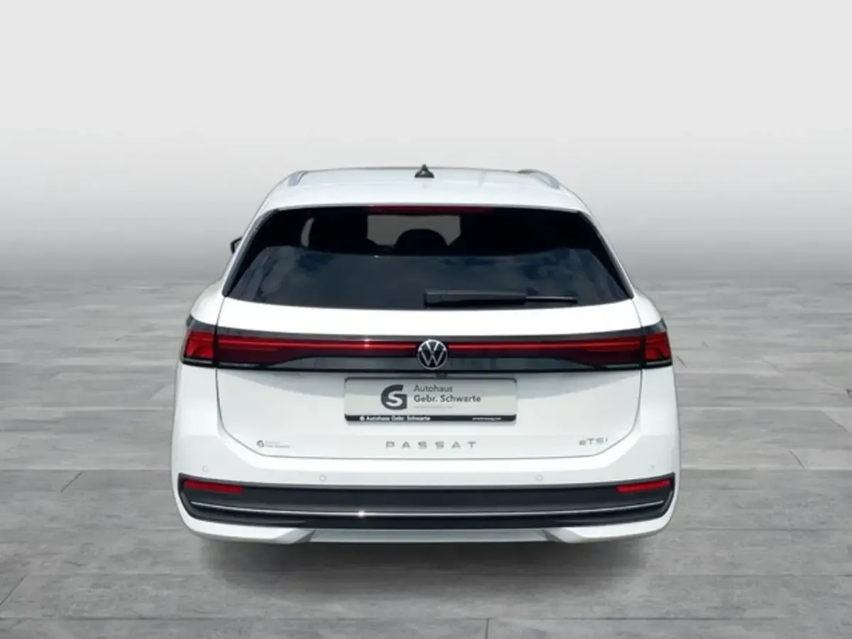 Gebraucht VW Passat Business 150 PS (110 kW) 2024 Weiß Kombi