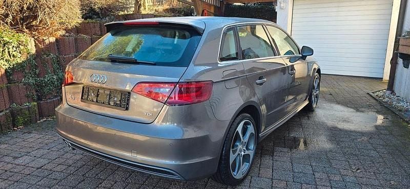 Gebraucht Audi A3 Ambiente 150 PS (110 kW) 2016 Grau Limousine