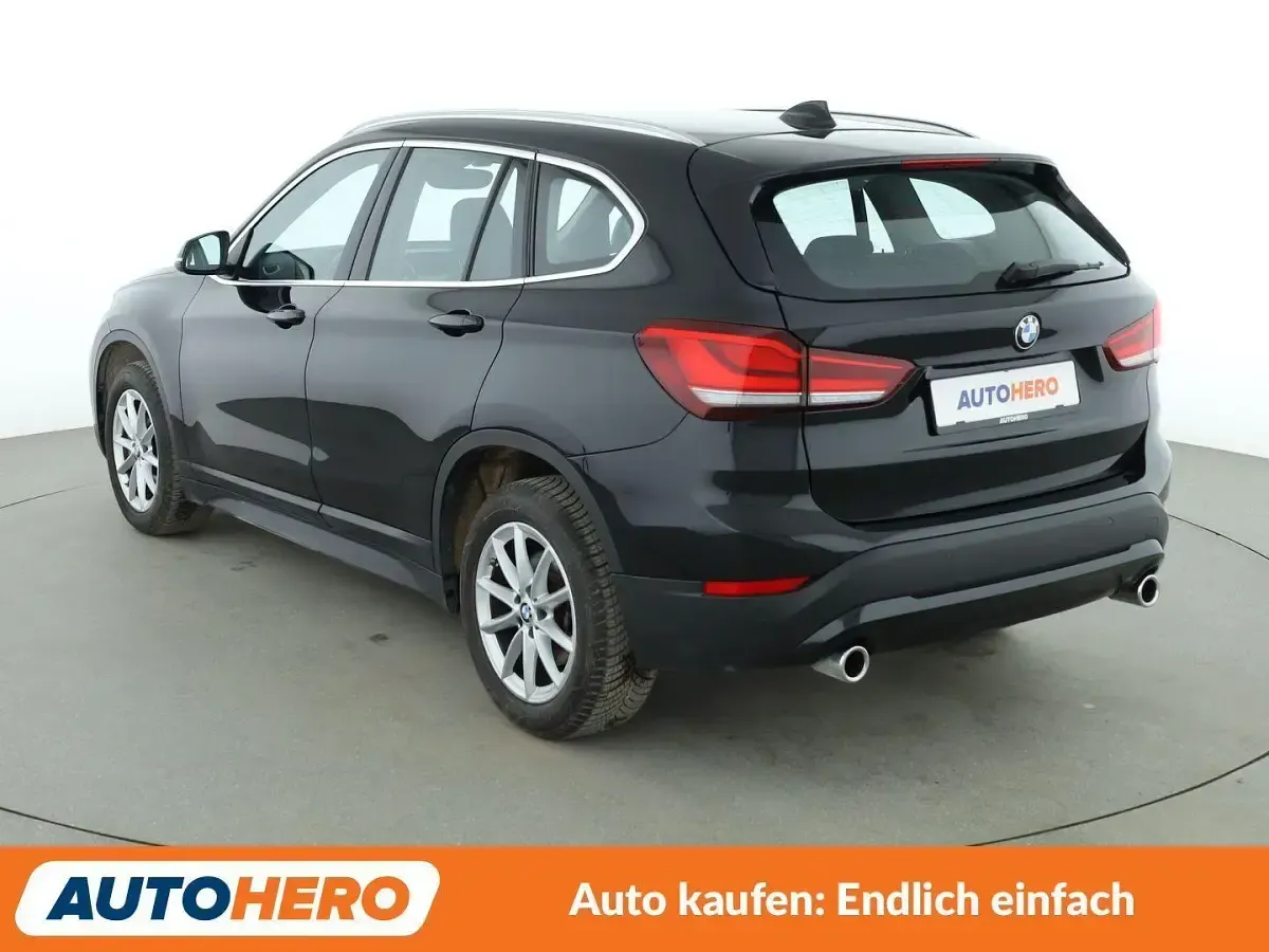 Używany BMW X1 Advantage 178 KM (130 kW) 2021 Czarny SUV
