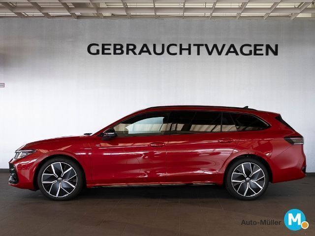 Gebraucht VW Passat R-line 150 PS (110 kW) 2024 Rot Kombi