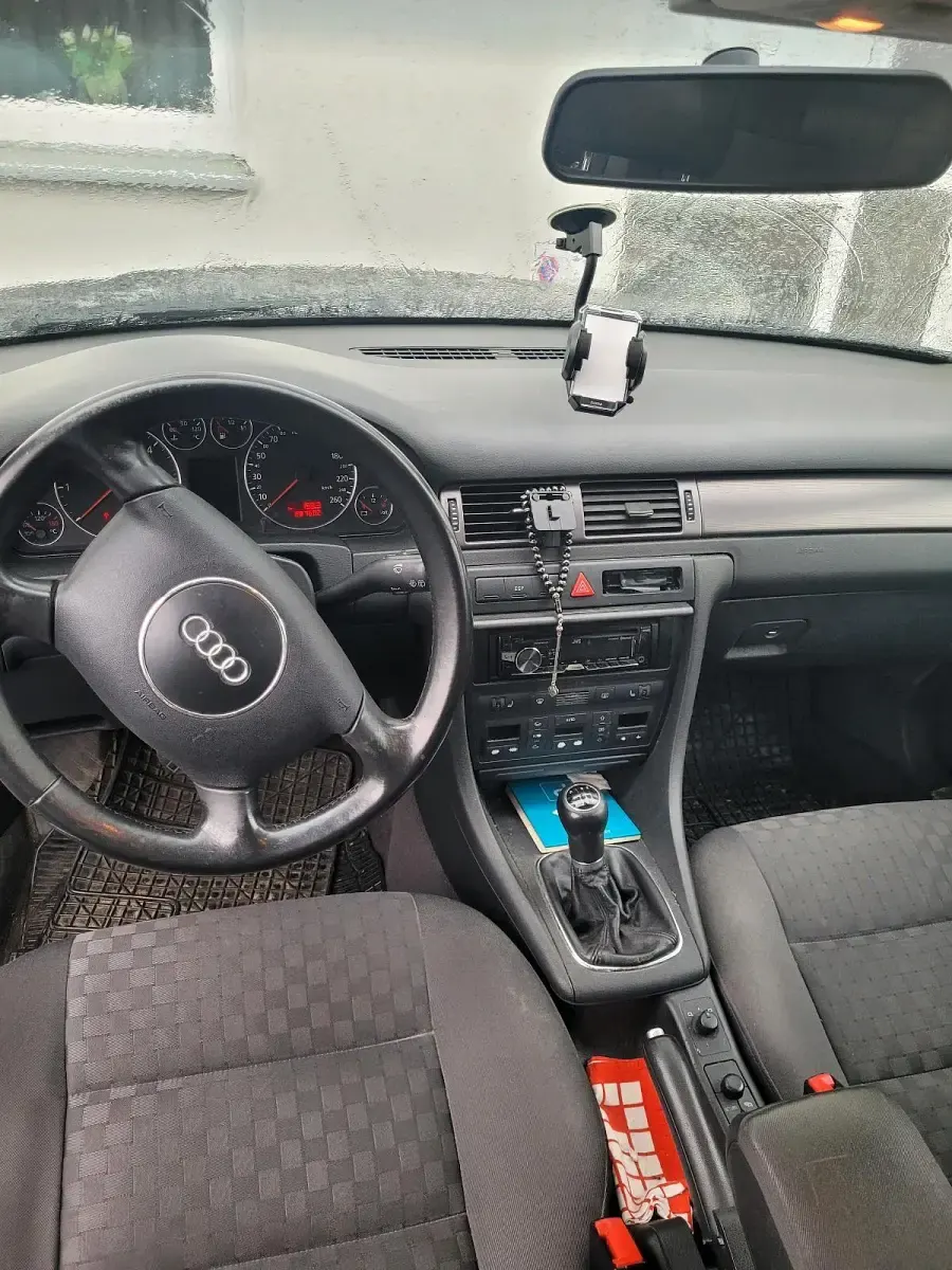 Second-hand Audi A6 130 CP (95 kW) 2004 Negru Break