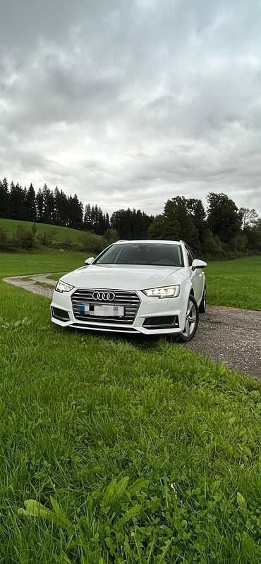 Weiß Gebraucht 2019 Audi A4 Sport Kombi | 18.000 € (Fairer Preis) - Bild 1/4