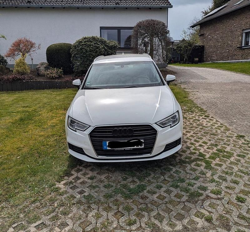 Gebraucht Audi A3 Sport 150 PS (110 kW) 2018 Weiß Limousine