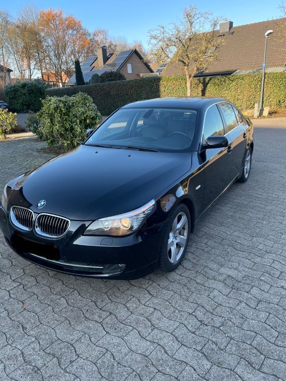 Schwarz Gebraucht 2009 BMW 523 Advantage Limousine | 9.200 € (Teuer) - Bild 1/4