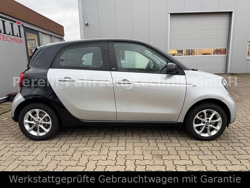Gebraucht Smart ForFour Basis 90 PS (66 kW) 2016 Schwarz Kleinwagen