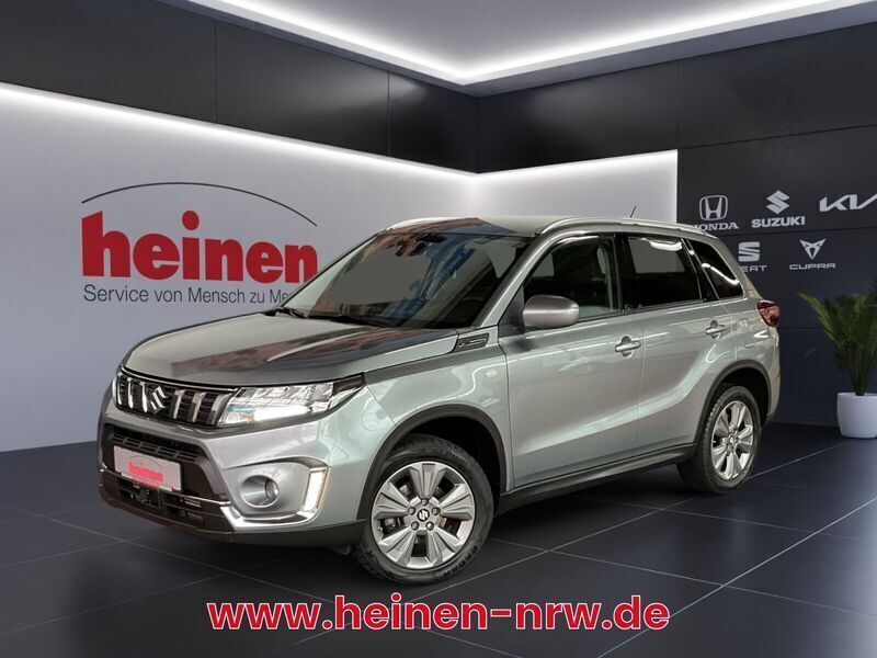 Grau Gebraucht 2022 Suzuki Vitara Comfort SUV | 16.809 € (Guter Preis) - Bild 1/4