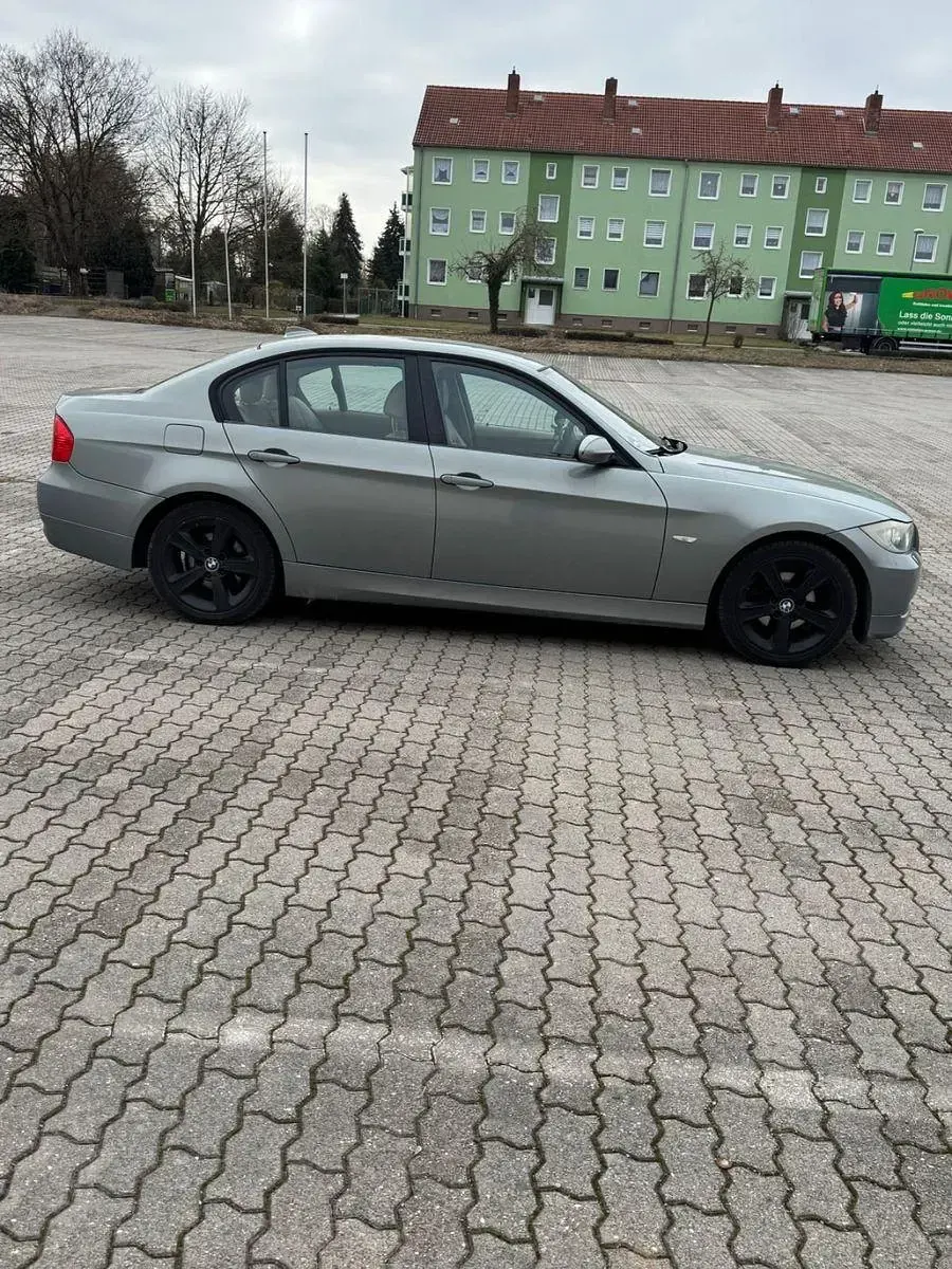 Brugt BMW 318 129 HK (94 kW) 2006 Blå Sedan