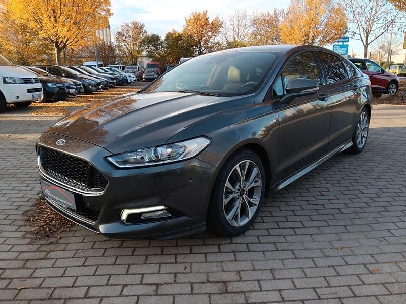 Grau Gebraucht 2018 Ford Mondeo ST-Line Limousine | 14.990 € (Fairer Preis) - Bild 1/4