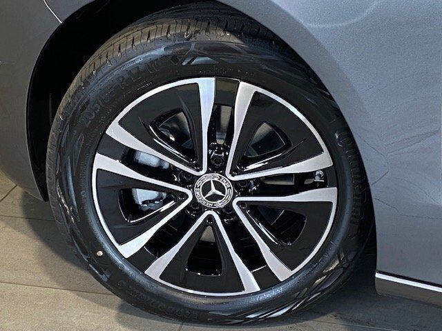 Gebraucht Mercedes B200 Progressive 163 PS (119 kW) 2024 Lack mountaingrau Van / Kleinbus