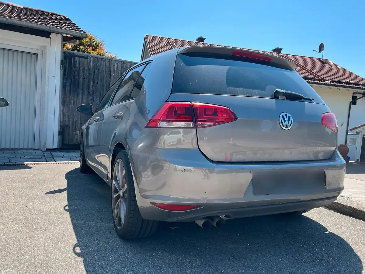 Gebraucht VW Golf VII Highline 140 PS (102 kW) 2013 Grau Limousine