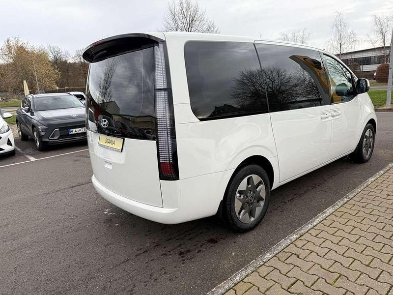 Gebraucht Hyundai Staria Trend 224 PS (164 kW) 2024 Weiß Van / Kleinbus