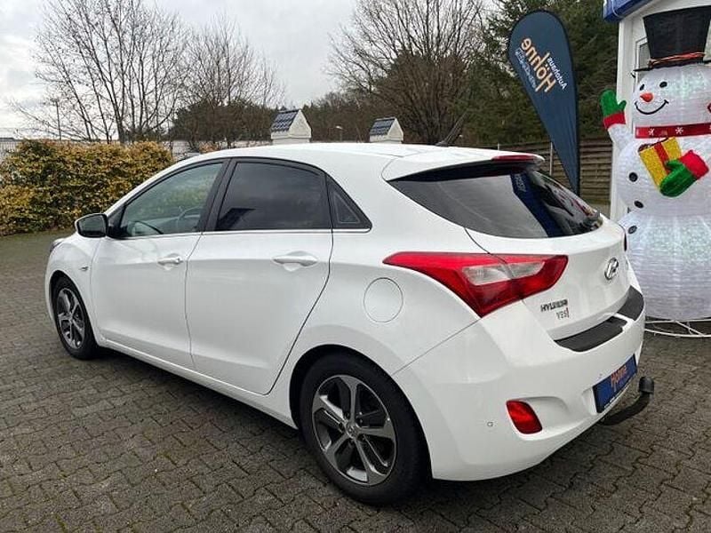Gebraucht Hyundai i30 YES! 101 PS (74 kW) 2015 Weiß Limousine