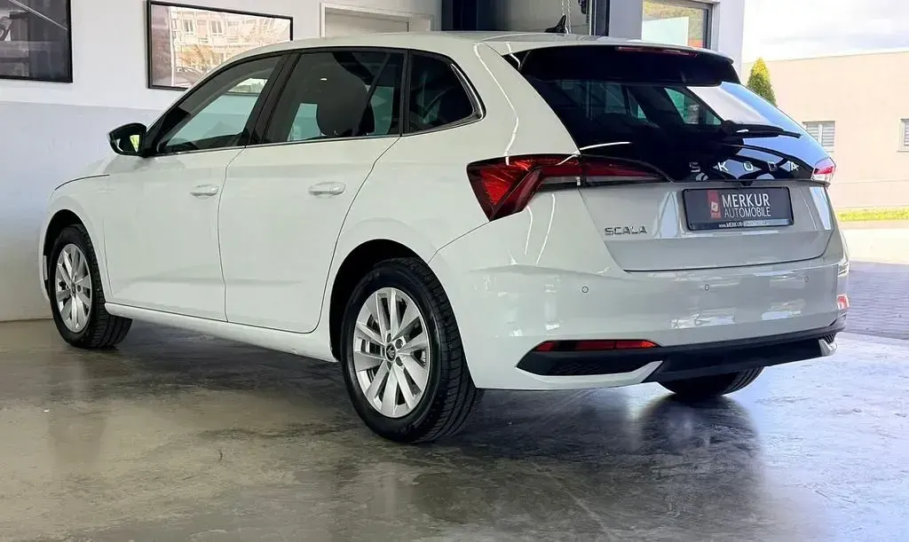 Gebraucht Skoda Scala Selection 116 PS (85 kW) 2025 Weiß Kleinwagen