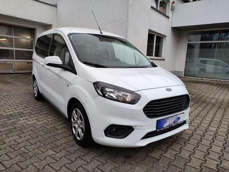 Gebraucht Ford Tourneo Courier Trend 101 PS (74 kW) 2021 Weiß Van / Kleinbus