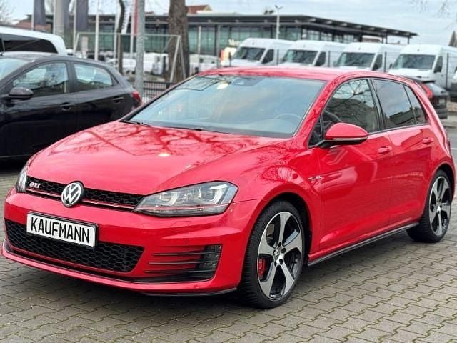 Rot Gebraucht 2016 VW Golf GTI Limousine | 17.680 € (Fairer Preis) - Bild 1/4