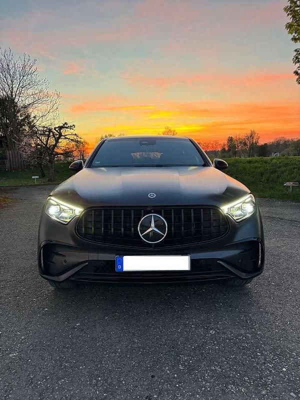 Gebraucht Mercedes GLC300e 197 PS (144 kW) 2025 Schwarz Coupé