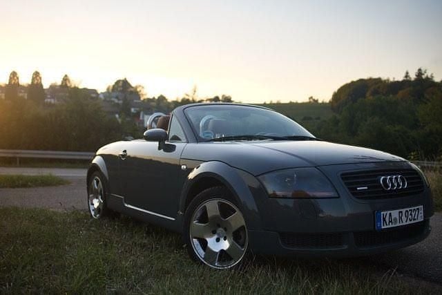 Grau Gebraucht 1999 Audi TT Roadster Sport Cabrio | 9.990 € (Fairer Preis) - Bild 1/4