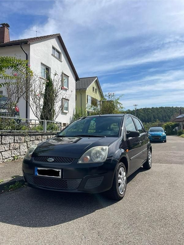 Schwarz Gebraucht 2006 Ford Fiesta Kleinwagen | 600 € (Superpreis) - Bild 1/4