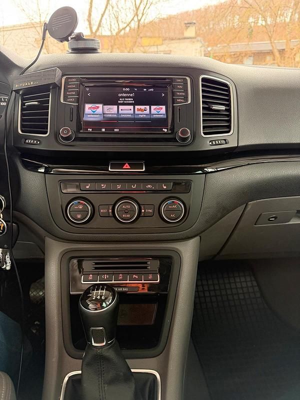 Gebraucht VW Sharan 184 PS (135 kW) 2015 Schwarz Van / Kleinbus