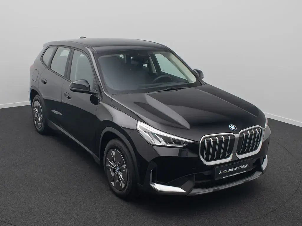 Używany BMW iX1 225 kW (306 KM) 2023 Czarny SUV