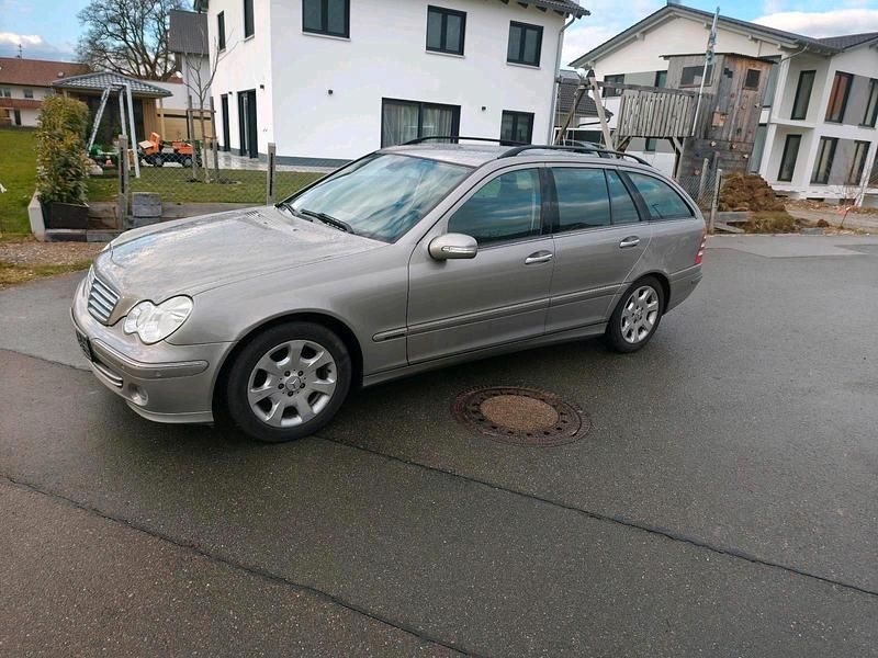 Gebraucht Mercedes C180 143 PS (105 kW) 2007 Grau Kombi