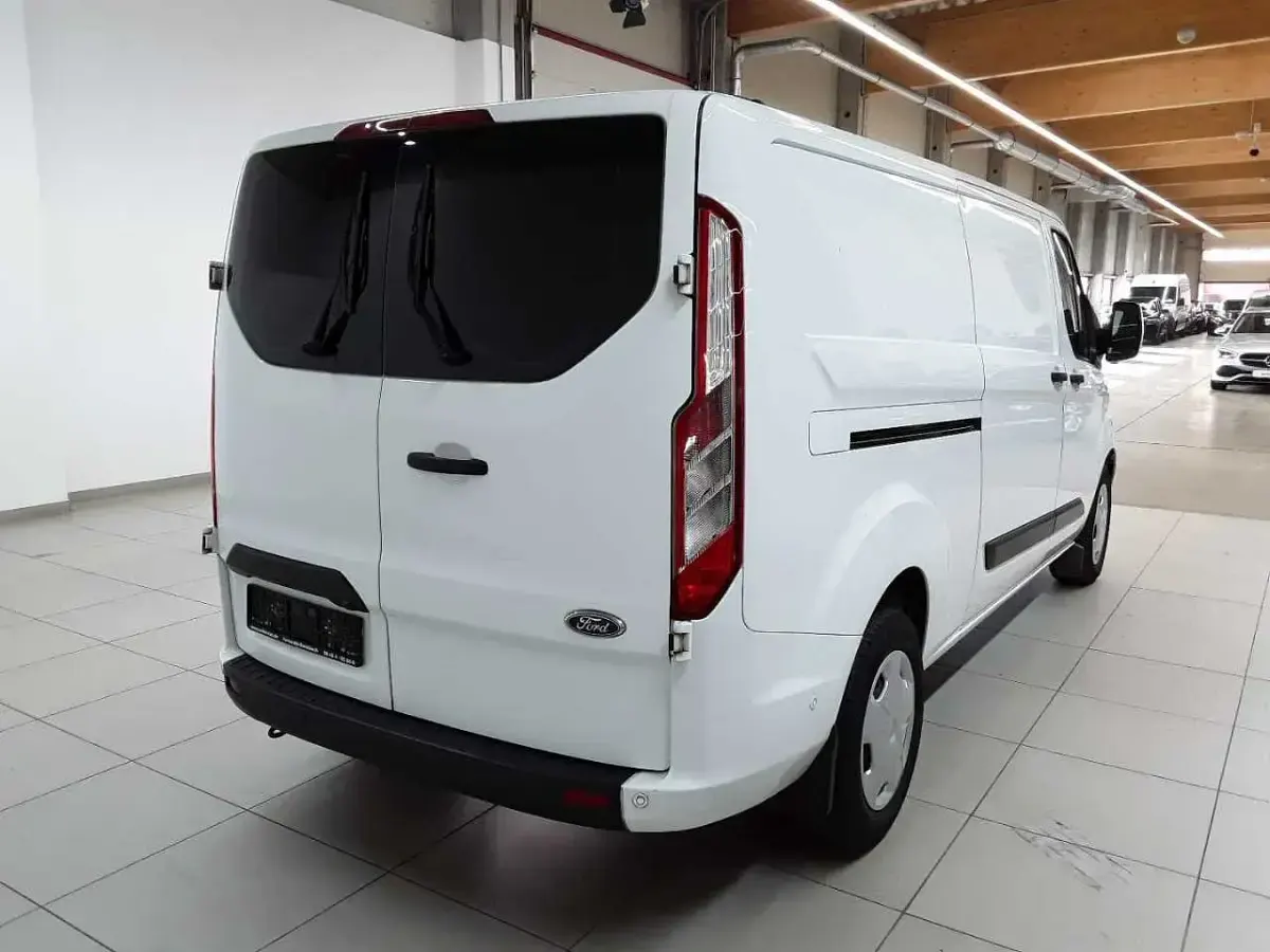 Gebraucht Ford Transit Custom Trend 131 PS (96 kW) 2022 Frostweiß Pickup