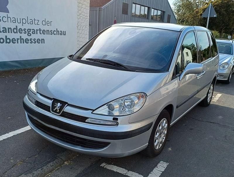 Gebraucht Peugeot 807 Family 107 PS (78 kW) 2003 Silber Van / Kleinbus
