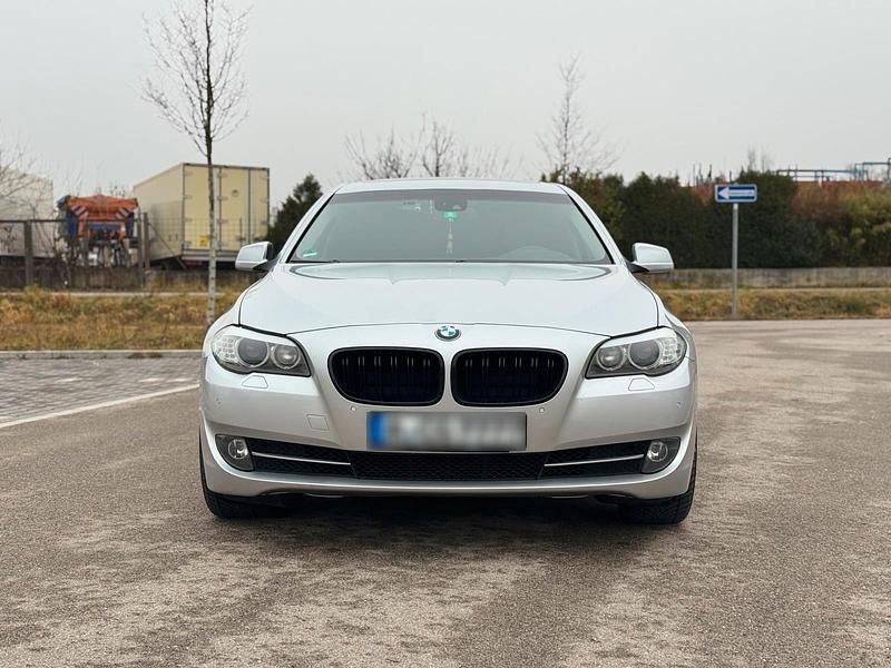Gebraucht BMW 525 204 PS (150 kW) 2010 Grau Limousine